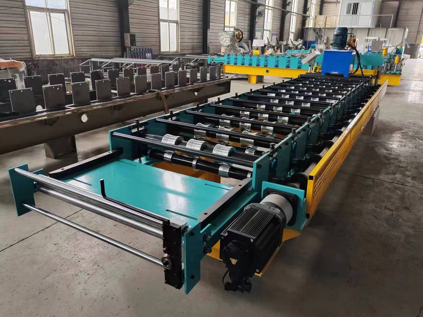 High quality high speed gear driven trapezoidal roof panel forming machine